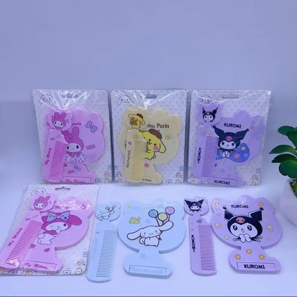 Cartoon Melody Kuromi portable mirror mini comb girl Kuromi beauty comb fold - Picture 2 of 2
